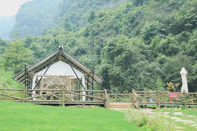 探秘溶洞、觀光龍寨&hellip;樂山這個(gè)藏在峽谷的旅游景點(diǎn)你去打卡了嗎?